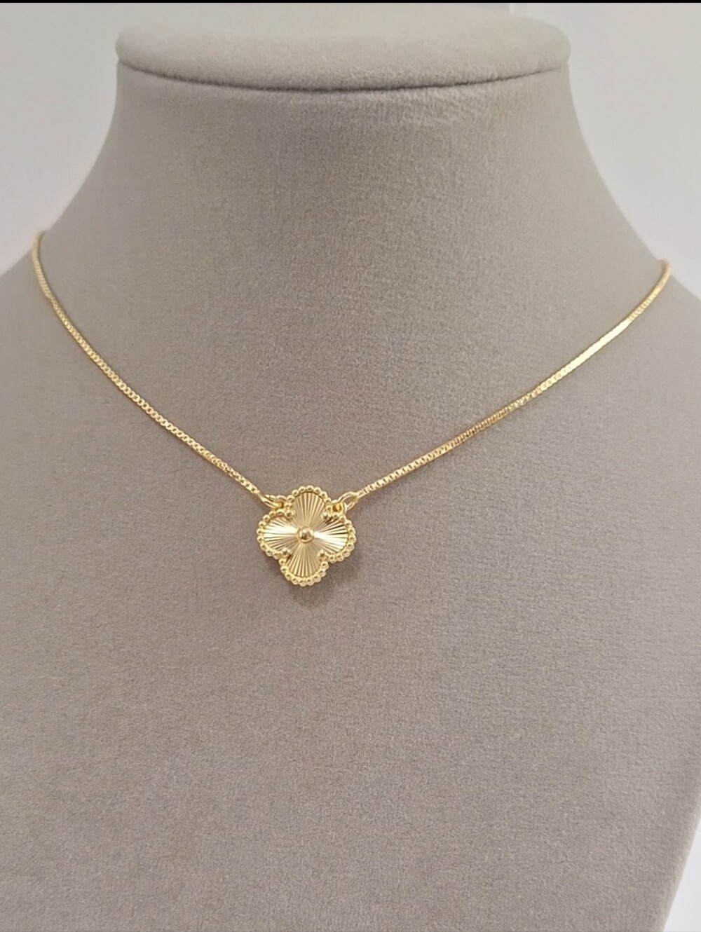 Gold Filled Clovers Pendant Necklace